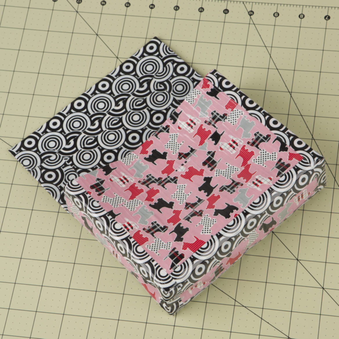 Fold the pieces from step 1 over the other and attach the sides