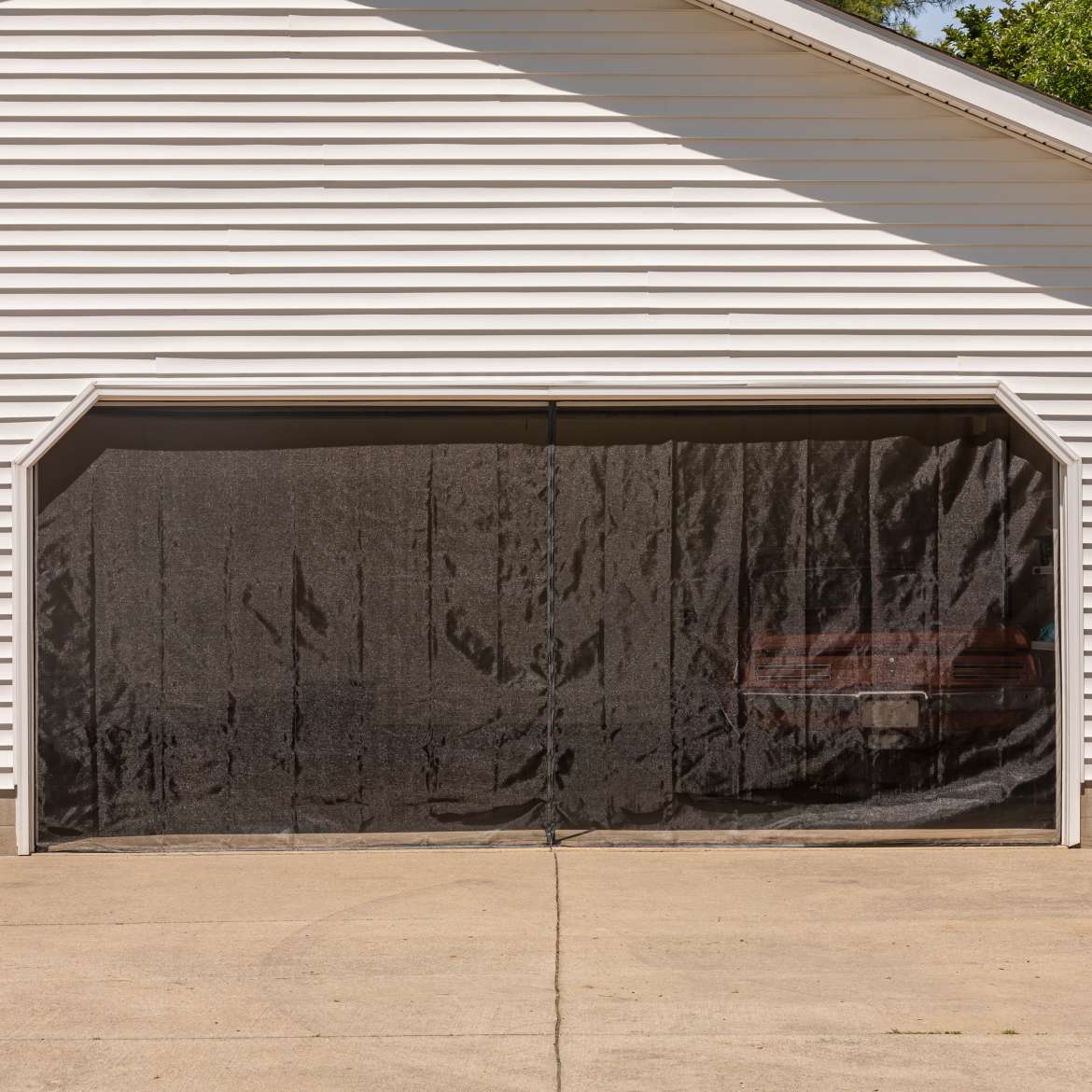 Duck® Brand Hands-Free Magnetic Double Garage Door Screen