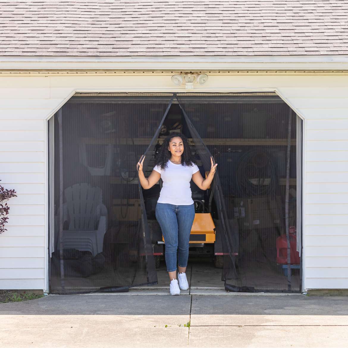 Duck® Brand Hands-Free Magnetic Single Garage Door Screen